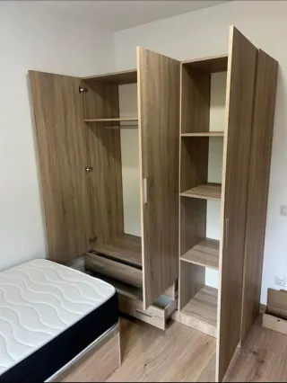 Armarios de madera nuevos