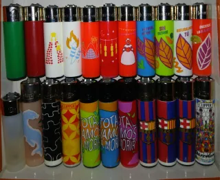 Lote 22 mechero Clipper varios diseños