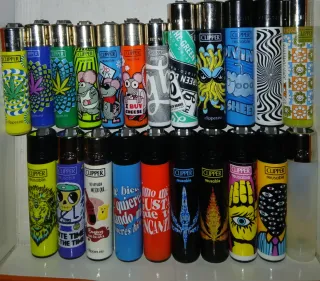 Lote de 22 mecheros Clipper nuevos