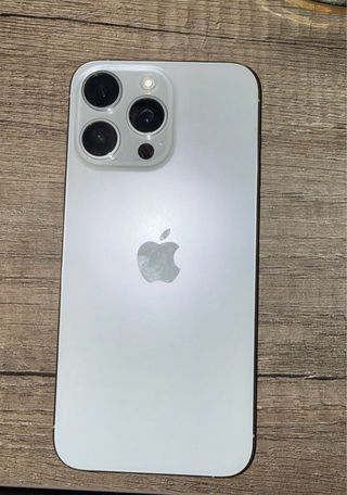 iPhone 15 Pro Max Plata bateria 79%