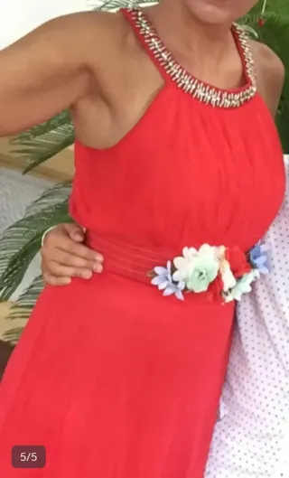 Vestido rojo largo con pedrería