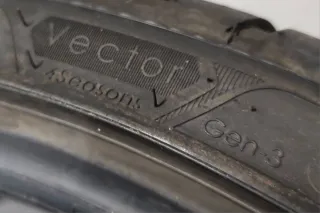 2x235 35 19 91Y GOODYEAR VECTOR 4SEASON GEN3 90%!!
