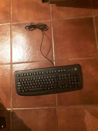Teclado Logitech Negro para PC