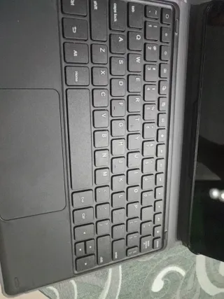 Tablet con teclado negro