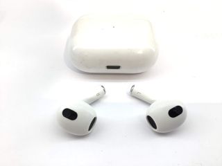 in-ear apple airpods 3 gen