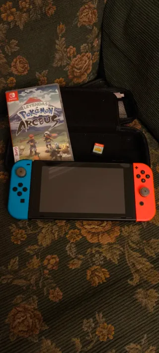 Nintendo Switch + Pokémon Arceus + Animal Crossing