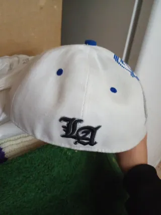 Gorra azul y blanca de buena calidad