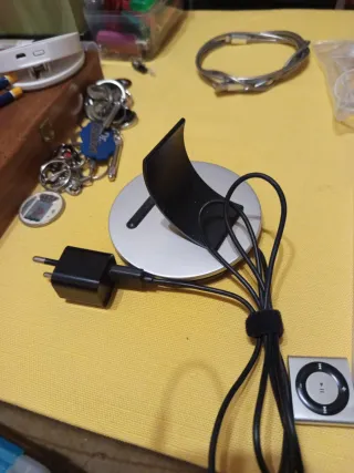 Lote Apple: iPhone, iPod Shuffle, Accesorios