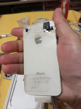 Lote Apple: iPhone, iPod Shuffle, Accesorios