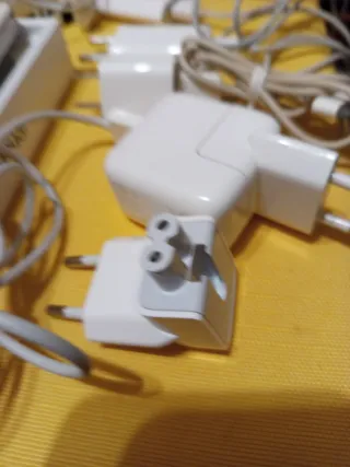 Lote Apple: iPhone, iPod Shuffle, Accesorios