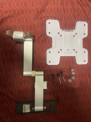 Smart TV LG Blanca 32” + brazo/grúa