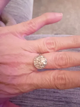 Anillos de Resina con Flores y Piedras