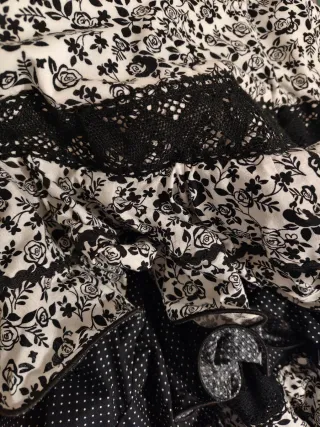 Traje de Flamenca Negro y Blanco