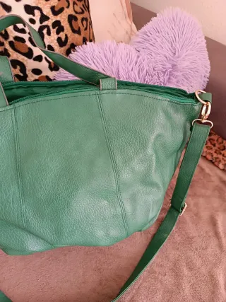 Borsa a spalla verde con tracolla