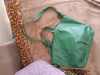 Borsa a spalla verde con tracolla