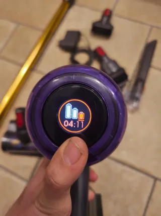 Dyson V12 Slim leggero e funzionante con accessori