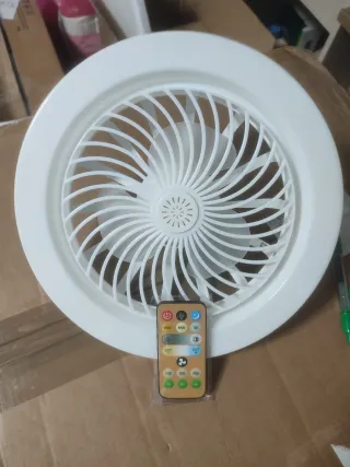 Lampara ventilador enchufe a bombilla con mando