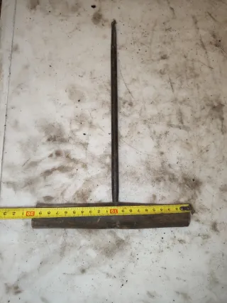 Barrena manual antigua