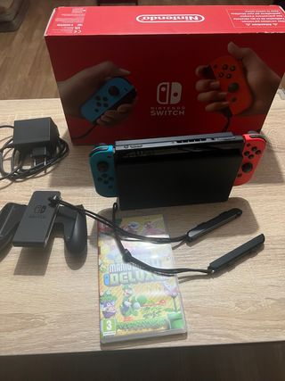 Nintendo Switch + New Super Mario Bros U Deluxe