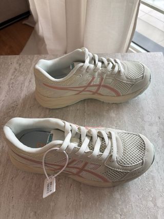 Asics Mujer Beige y Rosa