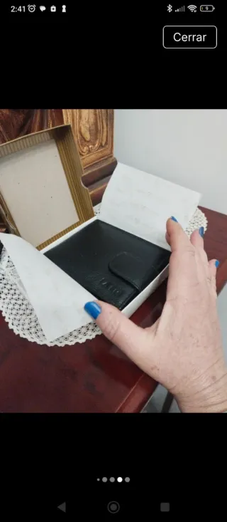 Cartera de piel negra