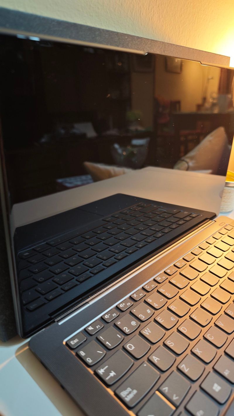 Portátil Lenovo Yoga i7 S940-14IIL + Funda afbeelding 9