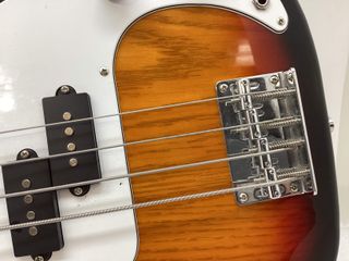 bajo electrico storm bass