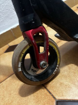 Patinete Tilt Negro y Rojo