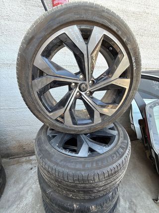 JUEGO LLANTAS RENAULT AUSTRAL 235/45/17