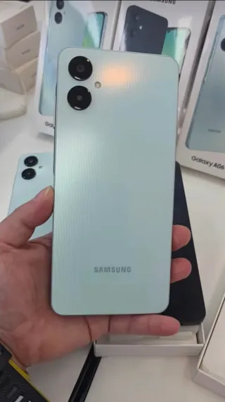 Móvil Samsung Galaxy A06 Verde Plata