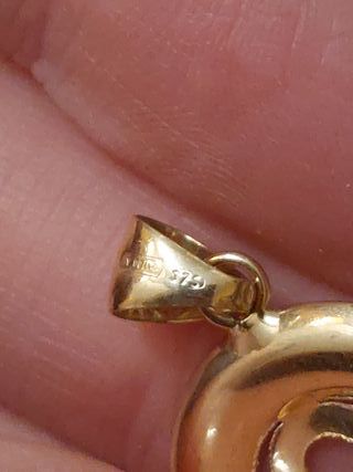 Ciondolo lettera G con zirconi oro giallo