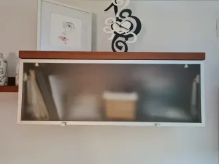 Mueble de comedor madera y cristal