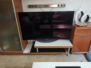 Mueble de comedor madera y cristal