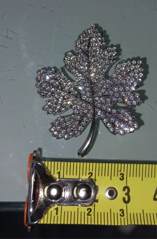 Broche Hoja