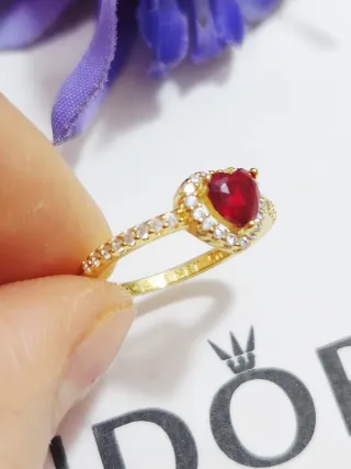 Anillo Corazón en Relieve Brillante Pandora. T 50