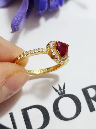 Anillo Corazón en Relieve Brillante Pandora. T 50