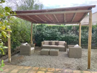 Pérgola de brezo para piscina