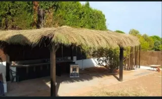 Pérgola de brezo para piscina
