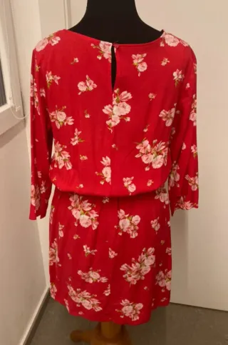 Vestido rojo floral