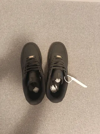 Nike Air Force 1 Negras Talla [42]