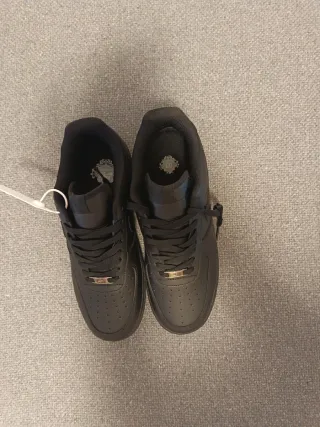 Nike Air Force 1 Negras Talla [42]