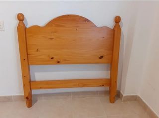 Cabecero de pino estilo provenzal