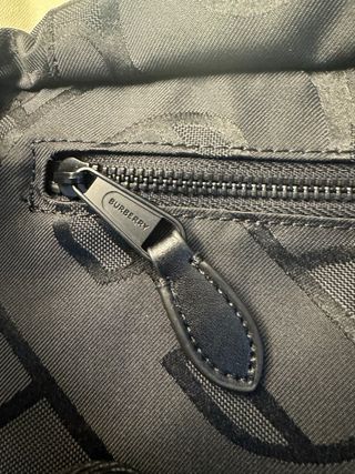 Riñonera Burberry Negra y Gris