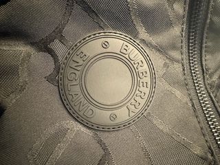 Riñonera Burberry Negra y Gris