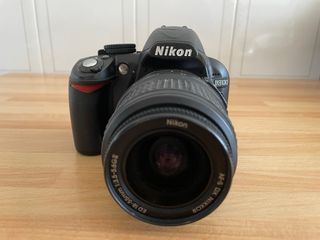 Nikon D3100 + Nikkor 18-55mm + Accessori