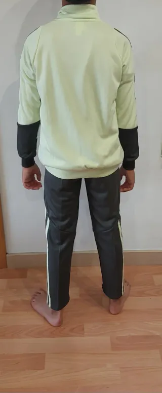 Chándal Real Madrid Adidas Niño 25/26entrenamiento