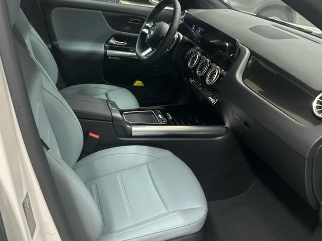 Mercedes-Benz GLA 200 D 2.0 2025, foto 10