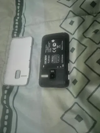 Móvil Alcatel Negro para Mayores