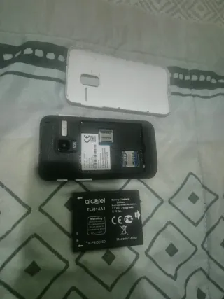 Móvil Alcatel Negro para Mayores