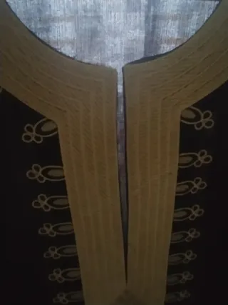 BLUSA ESTILO ÁRABE CON BORDADO DORADO